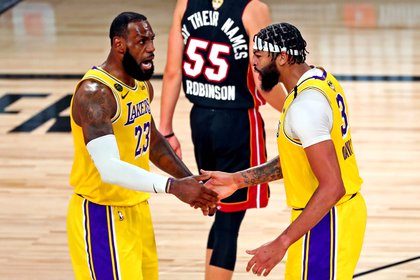 Los Lakers ya son los únicos en jugar finales todas las décadas