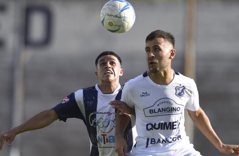 Juniors derrotó a Sarmiento en la primera semifinal del Regional Amateur