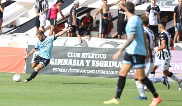 Belgrano derrotó a Gimnasia y es el único puntero de la Primera Nacional