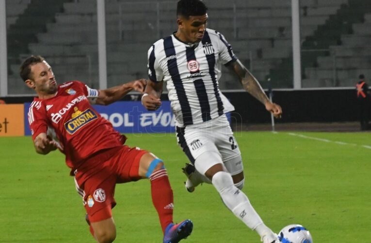 Talleres logró una ajustada victoria en el Kempes