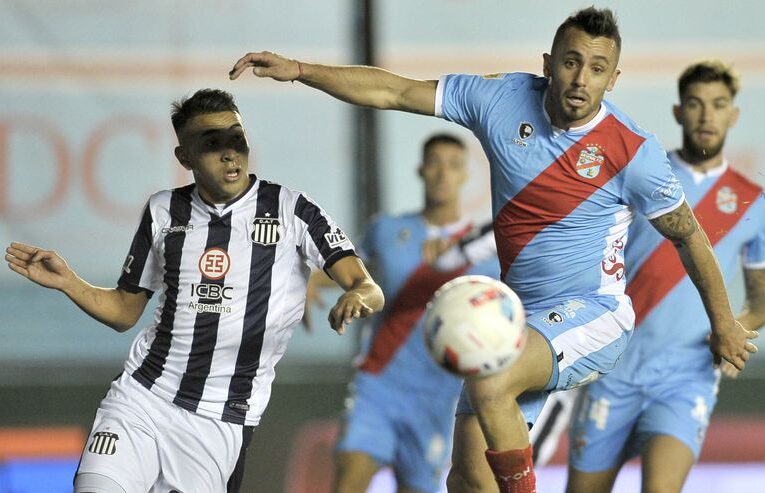 Con una gran actuación de Herrera, Talleres empató ante Arsenal