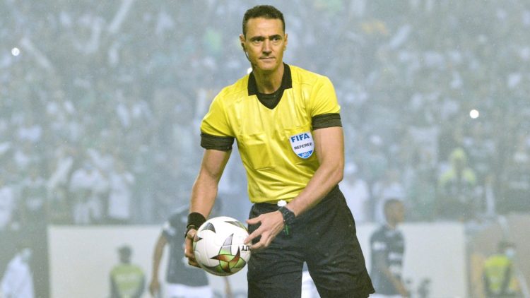 Árbitros confirmados para Vélez-Talleres