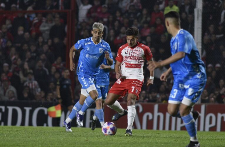 Instituto derrotó a Temperley y sigue prendido en lo más alto