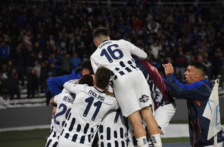 Talleres se entrenó con la mente en Colón