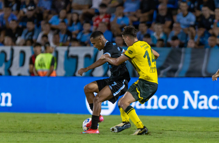 Respira Belgrano: se impuso 2-0 ante Defensa y Justicia, con doblete de «Uvita»